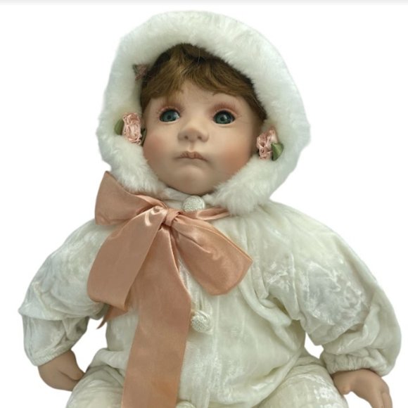 Kay McKee World Gallery Limited Katie Porcelain Collectible Doll Home Display - Picture 12 of 16